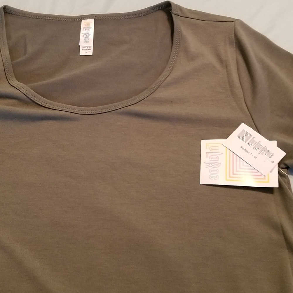 Perfect T Lularoe - Picture 2 of 3